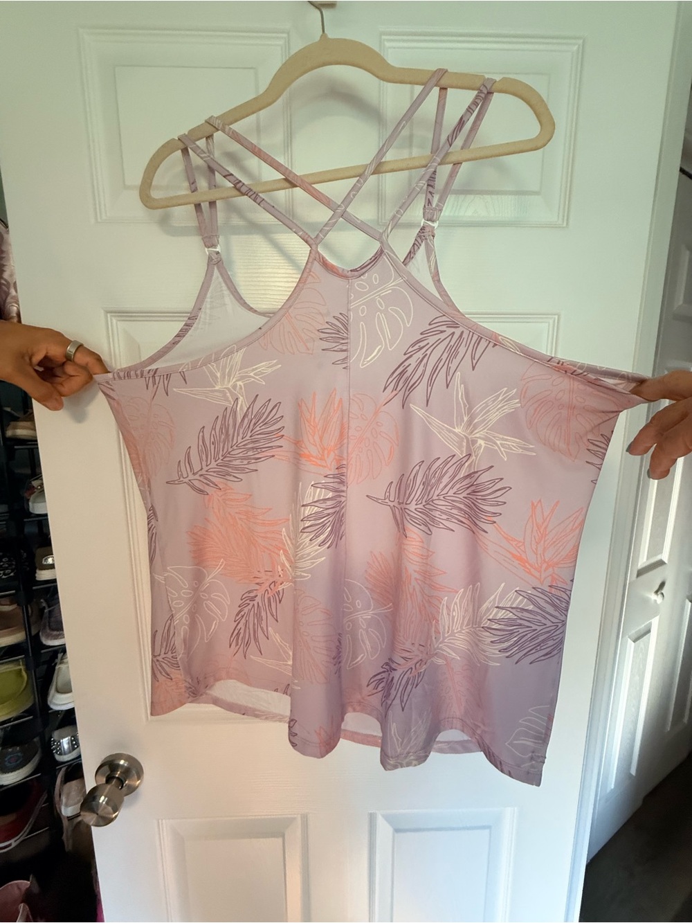 Nike Women’s Lavender Strappy Tank Top with Leaf Print - Picture 4 of 4